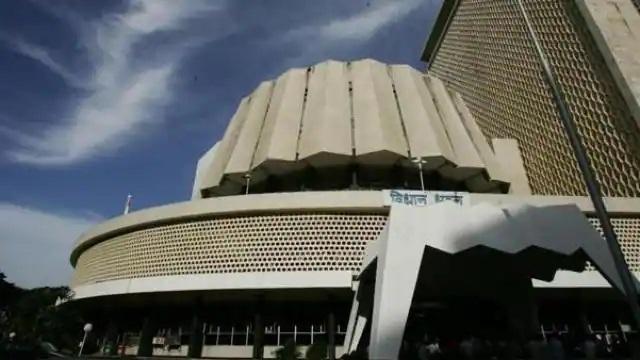 केंद्र के कृषि कानूनों के जवाब में महाराष्ट्र सरकार ने तीन विधेयक पेश किए