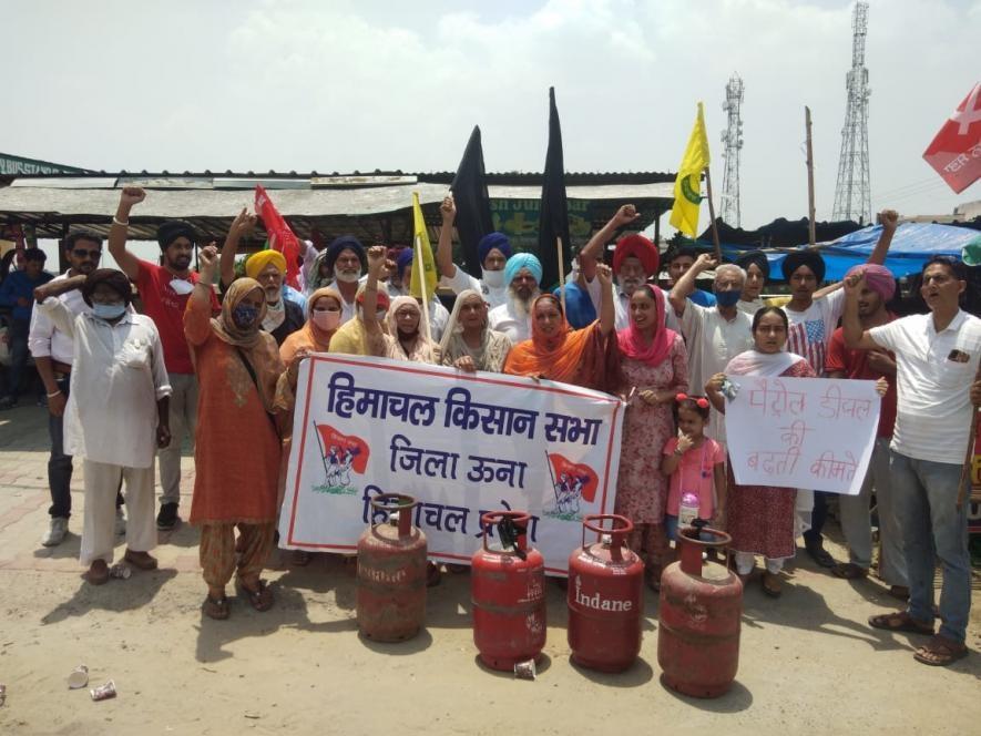 आसमान छू रहीं ईंधन क़ीमतों के ख़िलाफ़ हुए अखिल भारतीय प्रदर्शन में शामिल हुए किसान संगठन