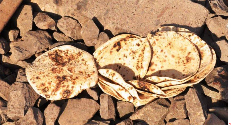 आसमान से गिरते इंसान: मानव होने की निरर्थकता