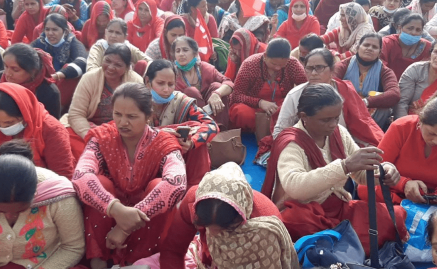 हरियाणा की 20,000 हड़ताली आंगनवाड़ी कार्यकर्ता करनाल में करेंगी रैली