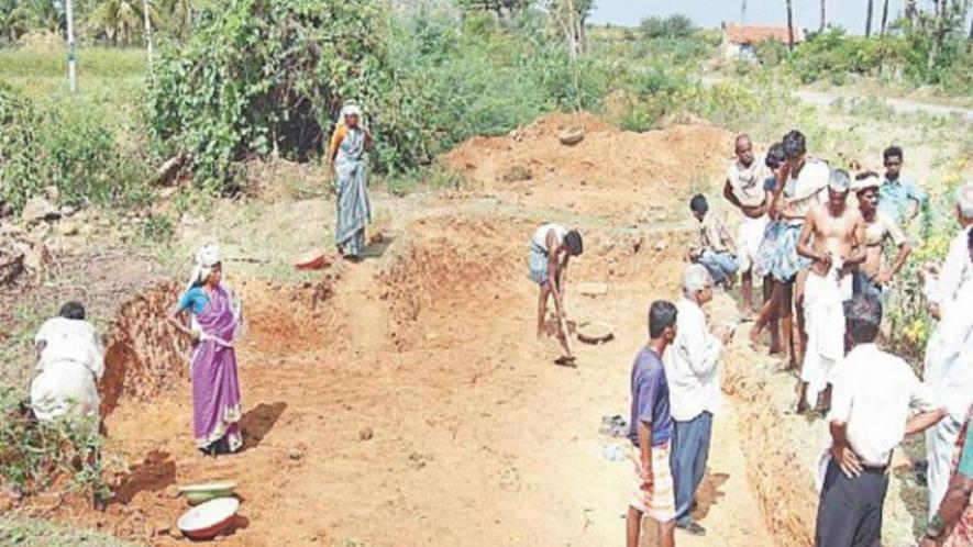 यूपीः योगी सरकार में मनरेगा मज़दूर रहे बेहाल