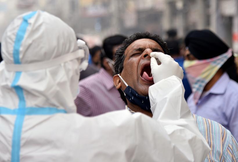 कोरोना अपडेट: देश में 24 घंटों में कोरोना के 7,554 नए मामले, 223 मरीज़ों की मौत
