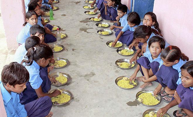 बिहार मिड-डे-मीलः सरकार का सुधार केवल काग़ज़ों पर, हक़ से महरूम ग़रीब बच्चे