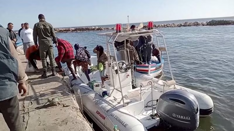 boat capsizes