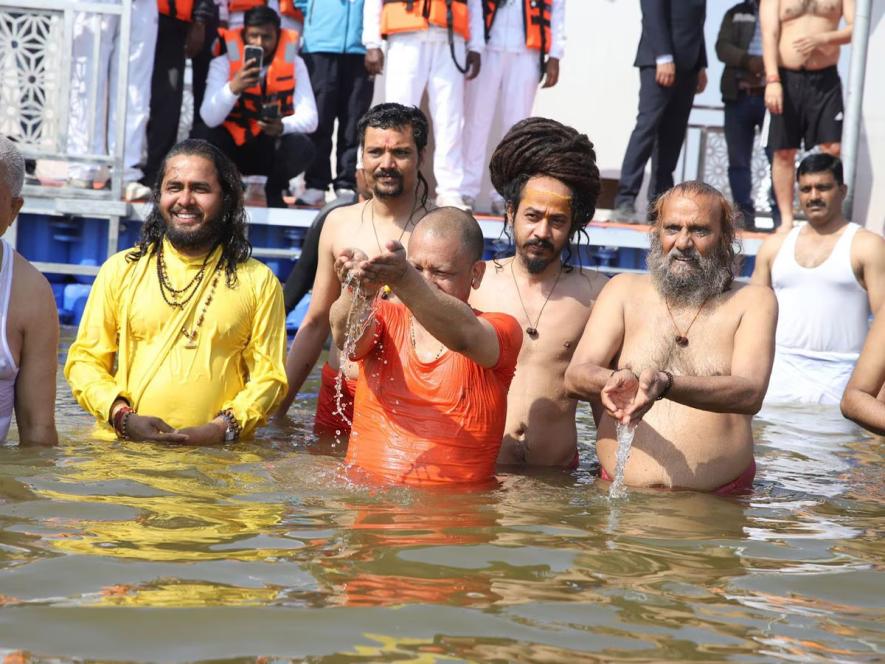 महाकुंभ में यूपी के मुख्यमंत्री योगी आदित्यनाथ