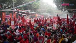 मज़दूरों का प्रदर्शन (फाइल फोटो)