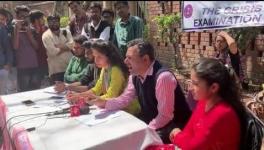 डीयू के गणित विभाग के छात्रों के बाद अब भौतिकी विभाग के छात्र भी अंदोलन की राह पर