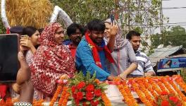 कन्हैया के रोड शो के दौरान की तस्वीर। 