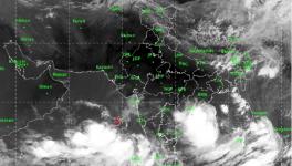 चक्रवात वायु ‘बेहद गंभीर’ हुआ, गुजरात की ओर मुड़ा