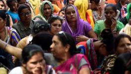 महिलाएँ हुईं काम से बाहर: सरकारी रिपोर्ट