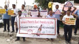 मीडिया में ख़बरें आने पर बडवाइज़र के दो मज़दूर नेता निलंबित 