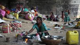 दो वक्त की रोटी का इंतज़ाम दिन भर के हाड़ तोड़ मेहनत के बाद 