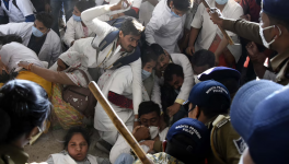 लाठीचार्ज से कोरोना वॉरियर्स का अपमान