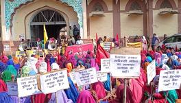 आदिवासी महिलाओं से मारपीट, गर्भ में बच्चे की मौत, नहीं हुई एफआईआर