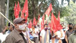  सीडब्ल्यूसी के बिना नोटिस के निकाले गए सैकड़ों मज़दूरों का प्रदर्शन