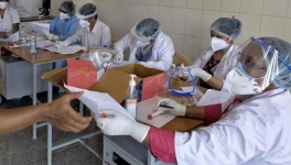 भारत का स्वास्थ्य ढांचा वंचित नागरिकों की मदद करने में असमर्थ क्यों है?