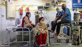 क्यों फ्री में वैक्सीन मुहैया न कराना लोगों को मौत के मुंह में धकेलने जैसा है?