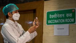 देश के संघीय ढांचे के ख़िलाफ़ है वैक्सीन वितरण फार्मूला