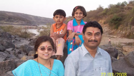 परिवार सहित अमित जेठवा की पुरानी तस्वीर 
