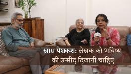 लेखक को भविष्य की उम्मीद दिखानी चाहिए