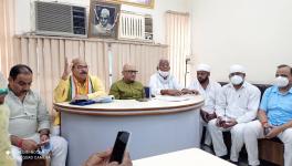कांग्रेस नेताओं पर एफआईआर के विरोध में बनारस के प्रेस कॉन्फ्रेंस करते पार्टी के वरिष्ठ नेता। 