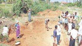 यूपीः योगी सरकार में मनरेगा मज़दूर रहे बेहाल