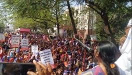 यूपी: न्यूनतम मानदेय की मांग को लेकर आशा कार्यकर्ताओं का प्रदर्शन, CM को सौंपा ज्ञापन 